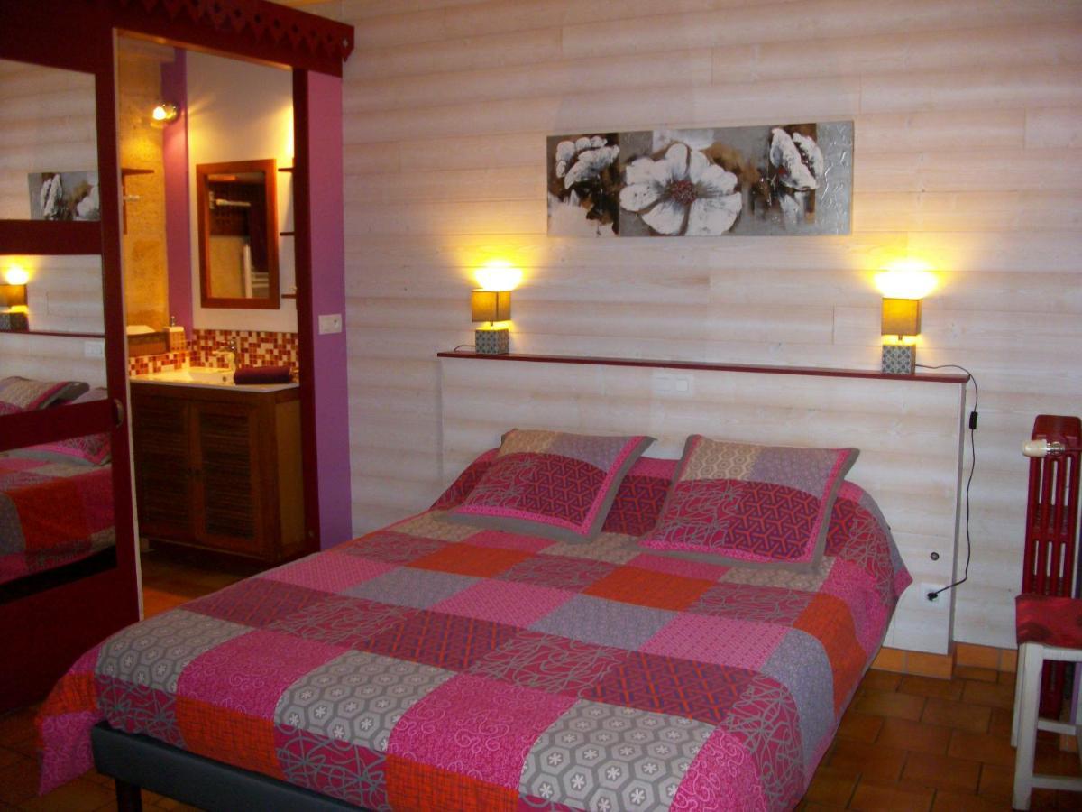 Bed and Breakfast Domaine De Monein Сент-Андре-де-Кюбзак Экстерьер фото